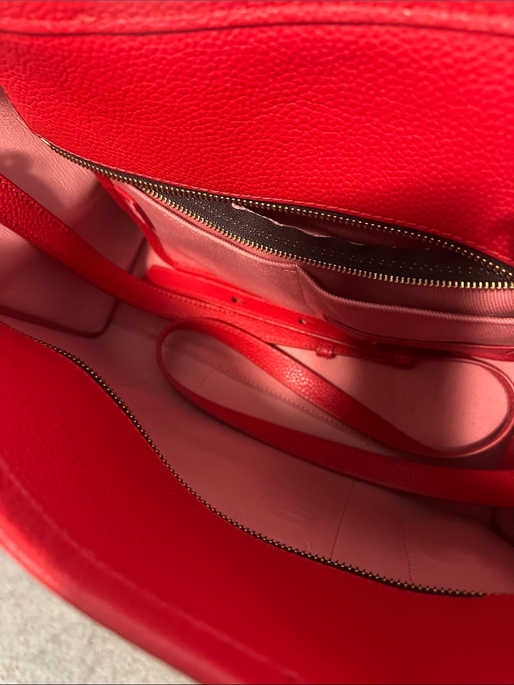 Medium 
Marc Jacobs Red The ToteBag Pebbled Leather Tote - Picture 3 of 8